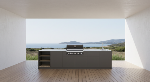 BIO Stefan outdoor kitchen Valentina with a view of the sea.