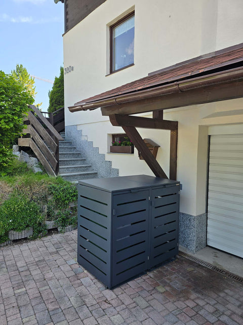 Alubert Mülltonnenbox 2er aus Aluminium in Anthrazit, Seitenansicht mit im Griff integrierter Verriegelung